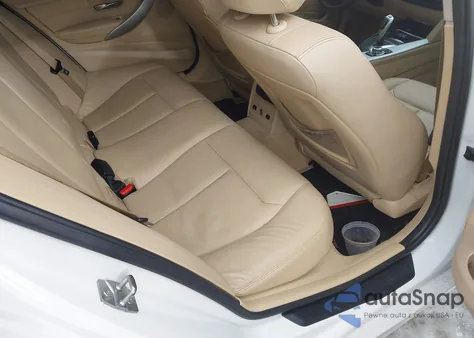 2013 BMW 328I xDrive z USA, uszkodzony, nr VIN WBA3B5C5XDF593930